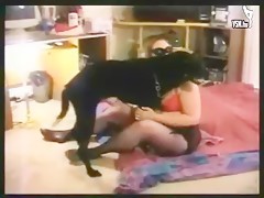 Amateurs Have Fun with Fist and Dogs Fucking