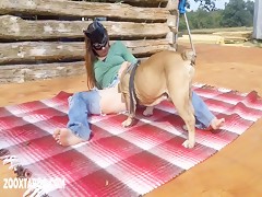 El perro goza con su dueña